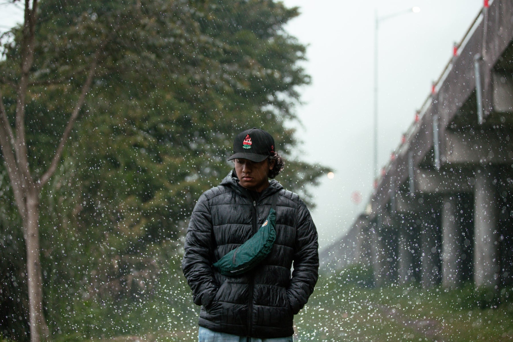SLING BAG - WATER RESISTANT